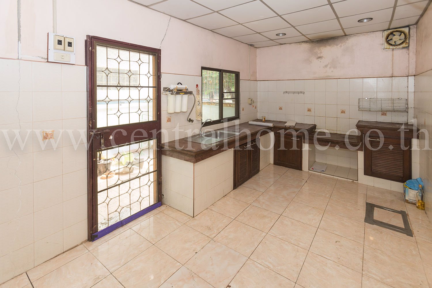 ทาวน์เฮ้าส์-หมู่บ้าน-อักษรา-บางบัวทอง-ถนน-บางกรวย-ไทรน้อย