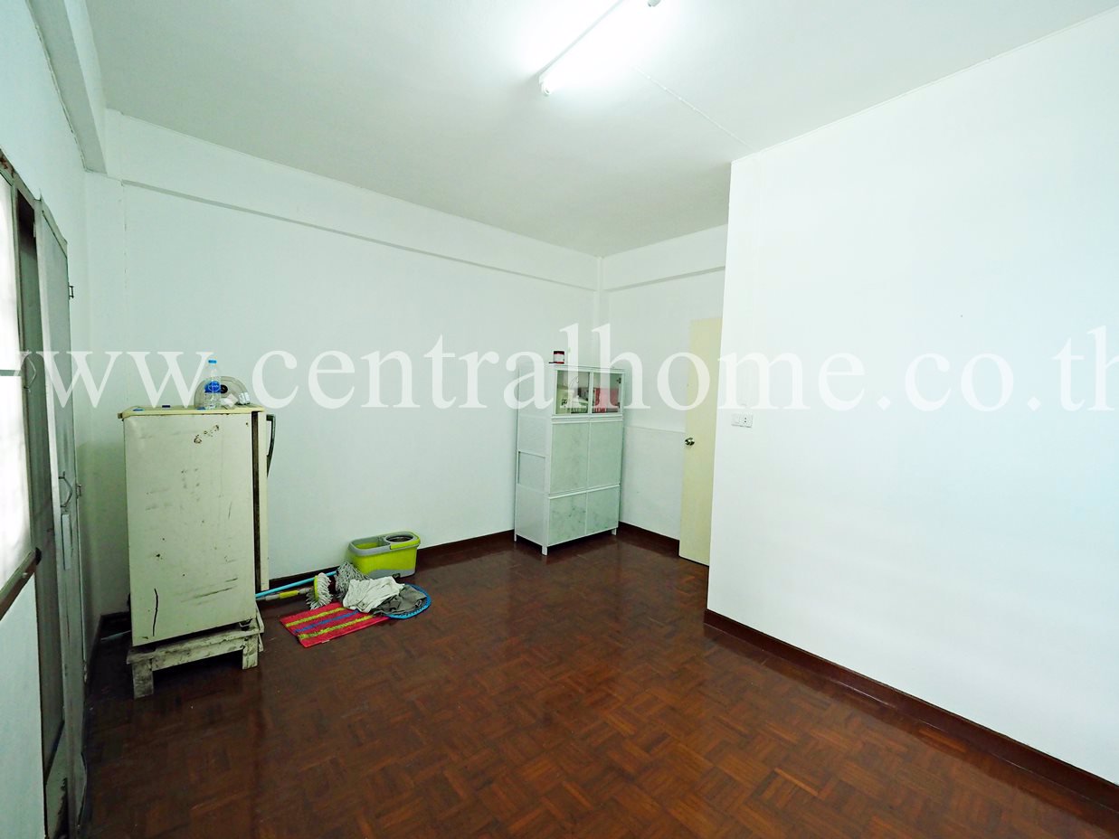 ทาวน์เฮ้าส์-ซอย-เรวดี-62-35-ชั้น-บ้านสวยพร้อมเข้าอยู่ราคาถูก