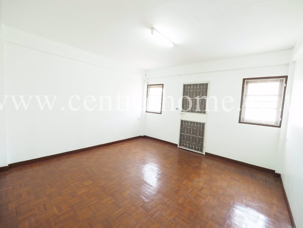 ทาวน์เฮ้าส์-ซอย-เรวดี-62-35-ชั้น-บ้านสวยพร้อมเข้าอยู่ราคาถูก