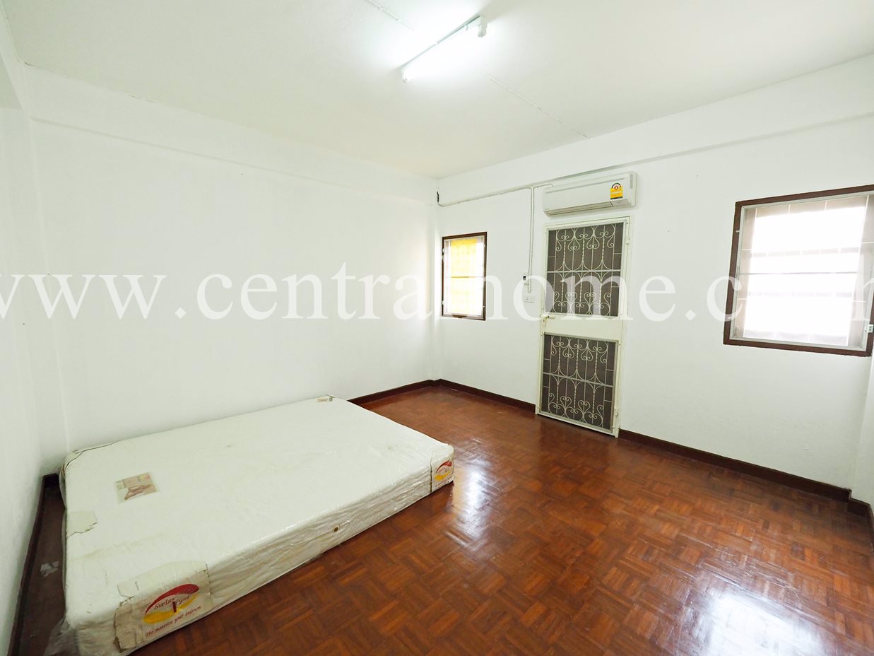 ทาวน์เฮ้าส์-ซอย-เรวดี-62-35-ชั้น-บ้านสวยพร้อมเข้าอยู่ราคาถูก