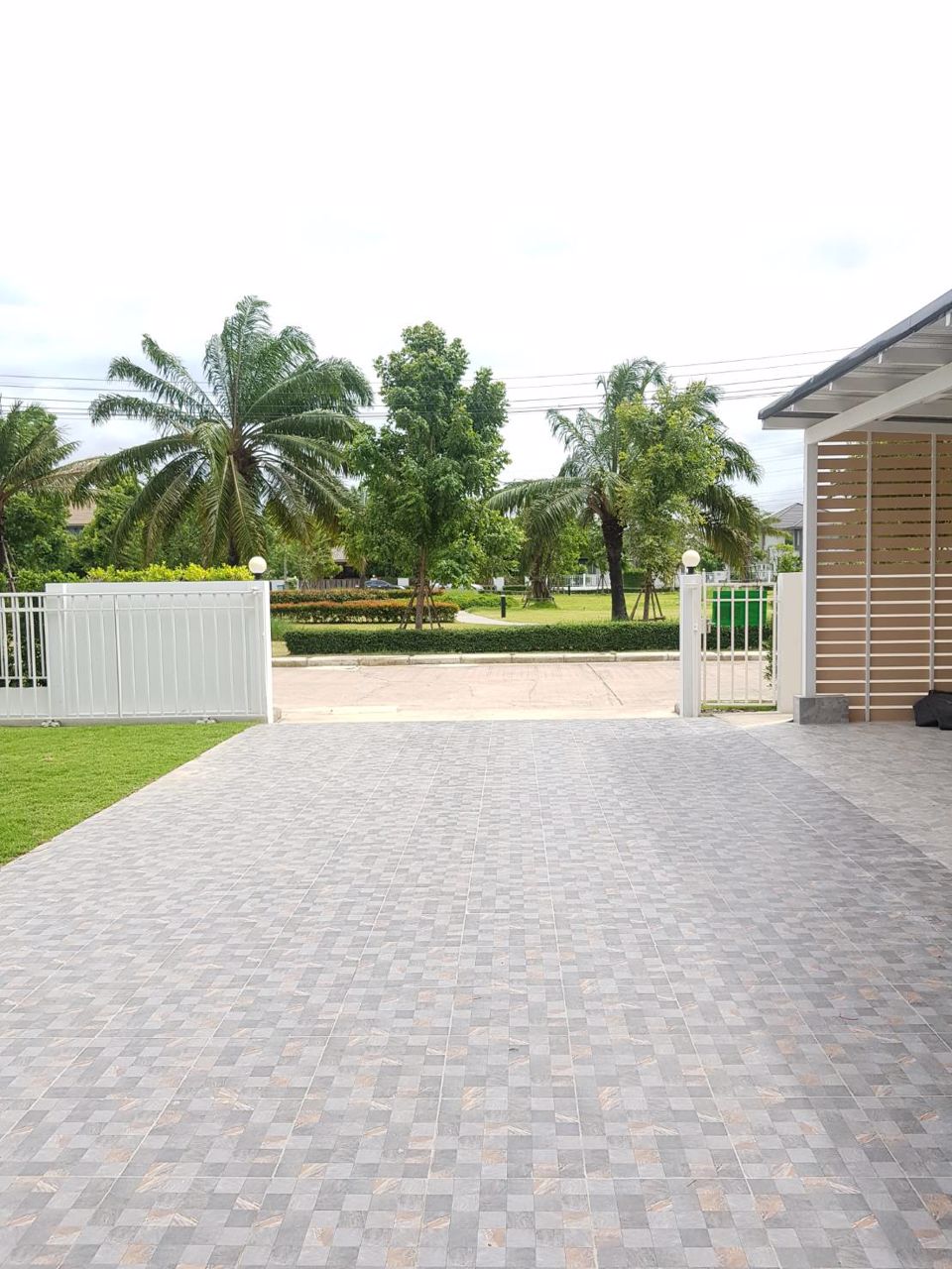 ขาย-เช่า-พูลวิลล่า-ใหม่พร้อมสระว่ายน้ำ-2-สระ-ในโครงการอารียาโคโม-ลาดกระบัง-สุวรรณภูมิ-ห่างสนามบิน