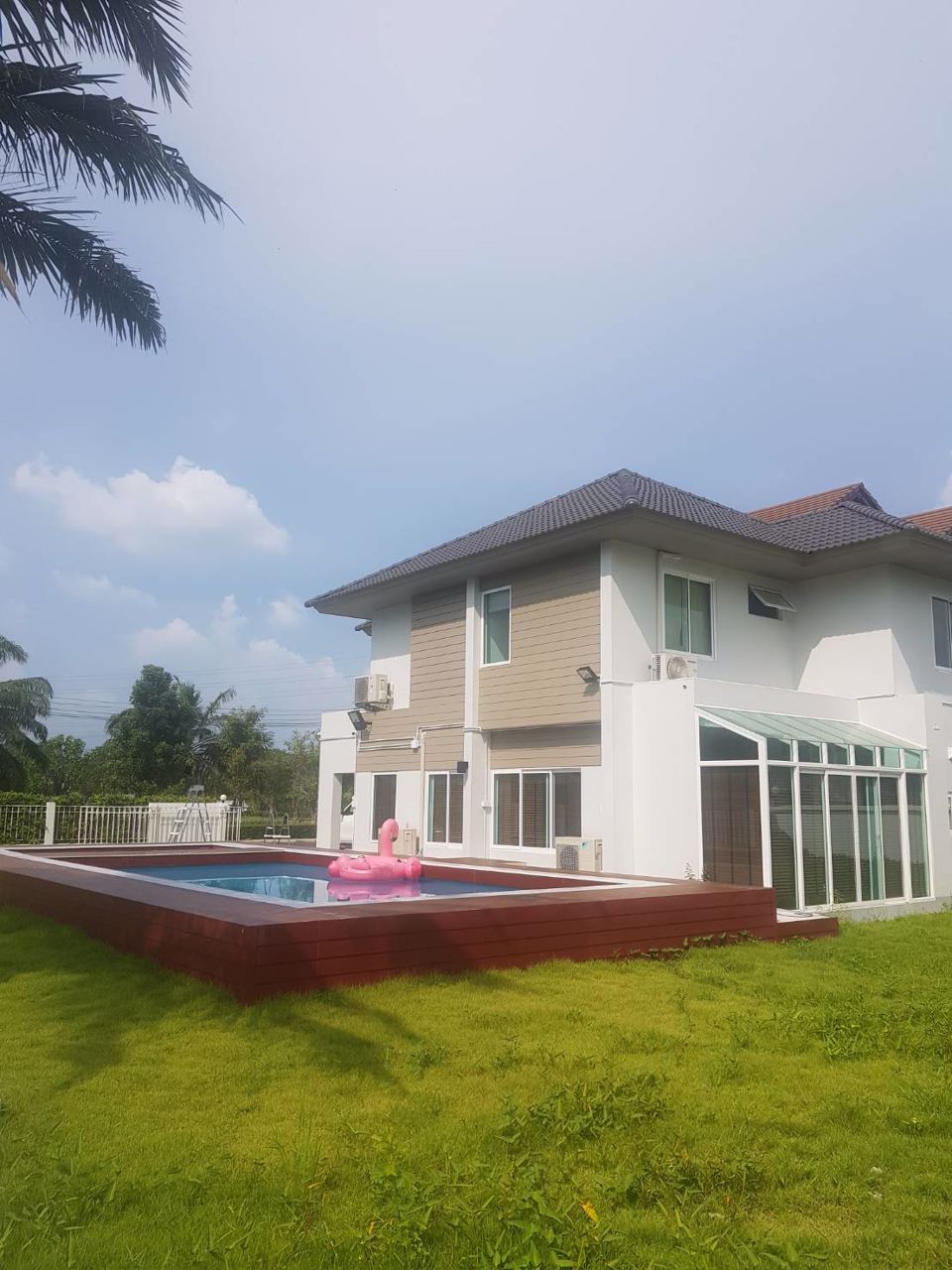 ขาย-เช่า-พูลวิลล่า-ใหม่พร้อมสระว่ายน้ำ-2-สระ-ในโครงการอารียาโคโม-ลาดกระบัง-สุวรรณภูมิ-ห่างสนามบิน
