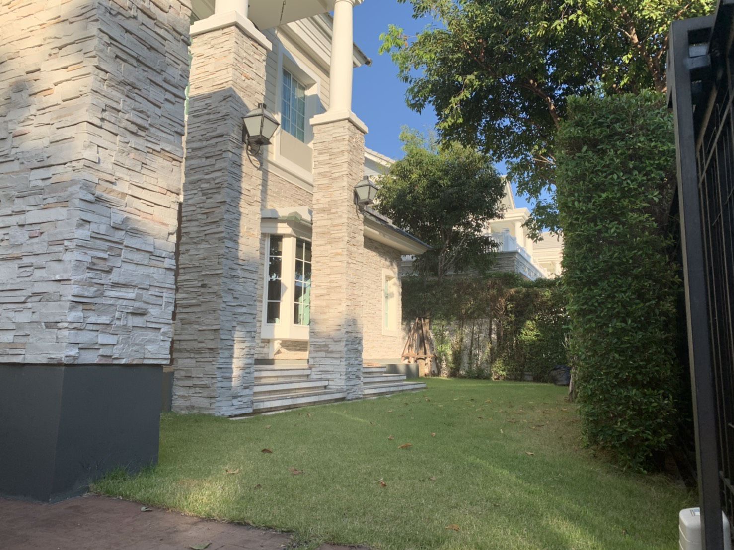 ขาย-บ้านเดี่ยว-2-ชั้น-หมู่บ้านนาราสิริ-โครงการคุณภาพจากแสนสิริ-ติดถนนบางนา-ตราด-ใกล้-mrt-ศรีเอี่ยม