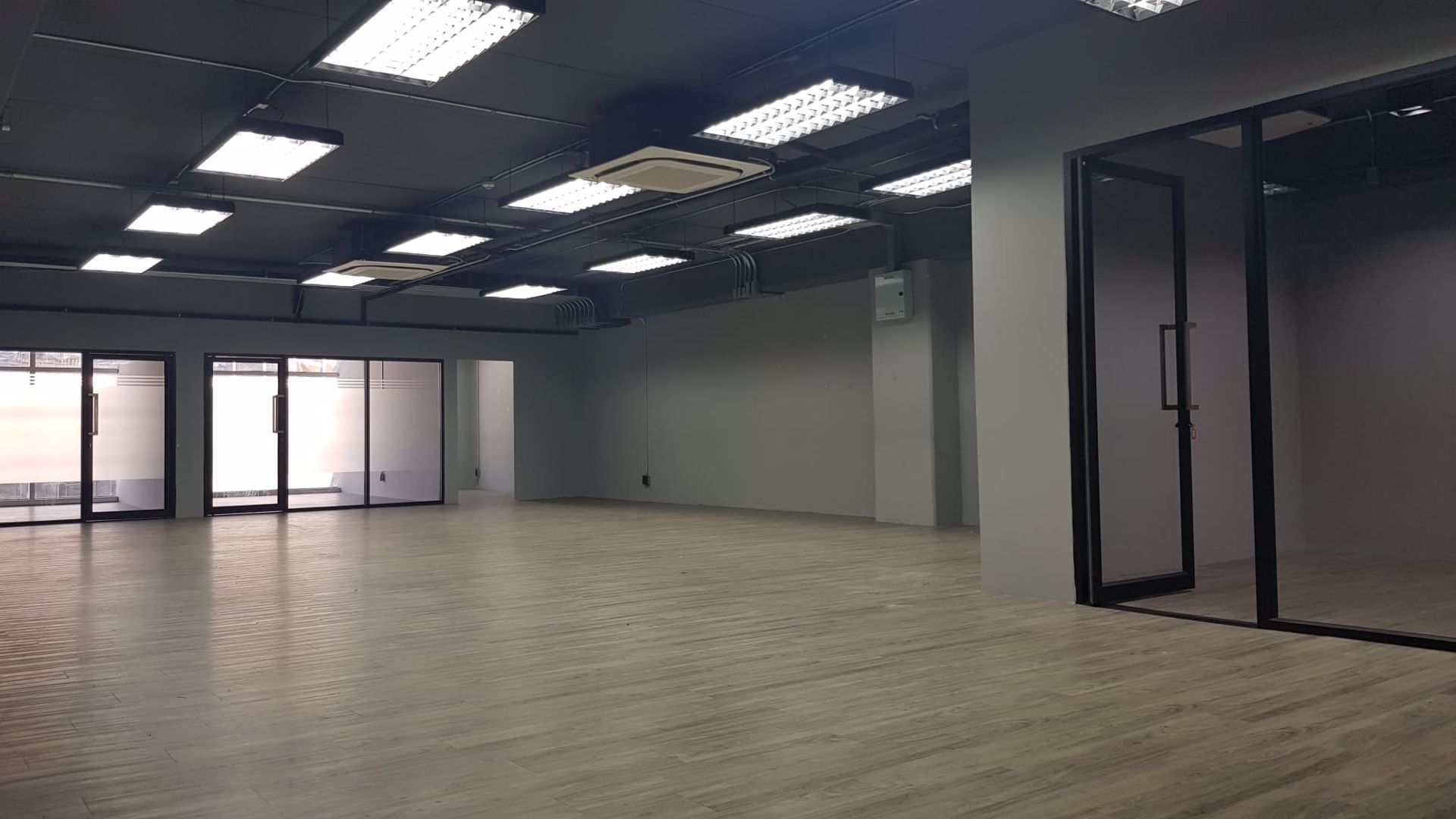 ให้เช่า-อาคารสำนักงาน-10-ชั้น-มีสำนักงานขนาดเล็ก-ออฟฟิศ-ไคตัค-นาริตะ-เมืองทองธานี-แจ้งวัฒนะ-ติดกับทา