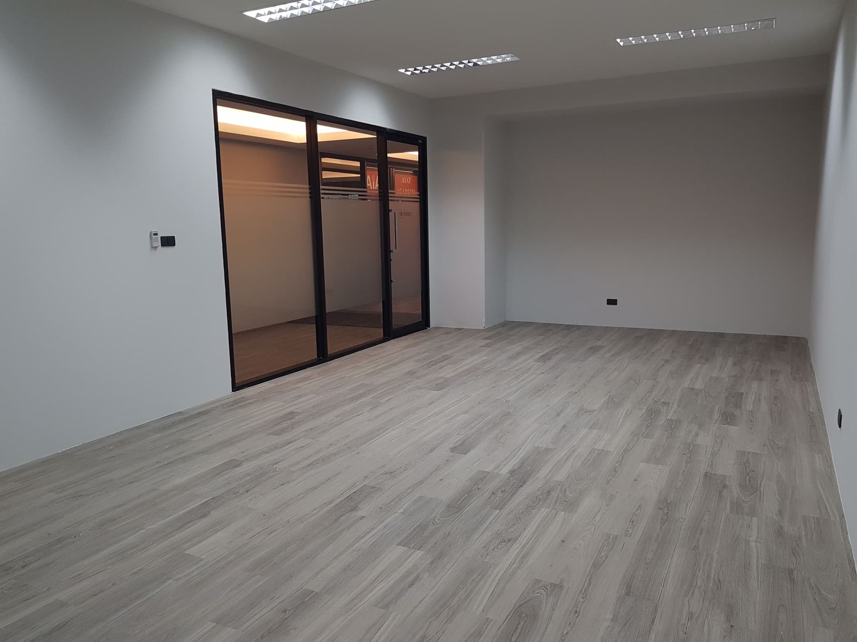 ให้เช่า-อาคารสำนักงาน-10-ชั้น-มีสำนักงานขนาดเล็ก-ออฟฟิศ-ไคตัค-นาริตะ-เมืองทองธานี-แจ้งวัฒนะ-ติดกับทา