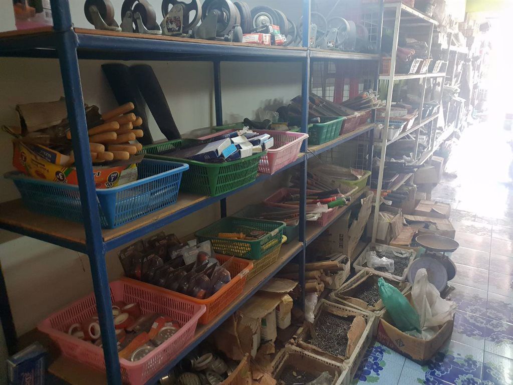 ขายหรือเซ้งกิจการ-อุปกรณ์ก่อสร้าง-อุปกรณ์ไฟฟ้า-เซ้งทั้งร้านทั้งของทั้งชั้น-ตะแกรง-หนองหิน-จังหวัดเลย