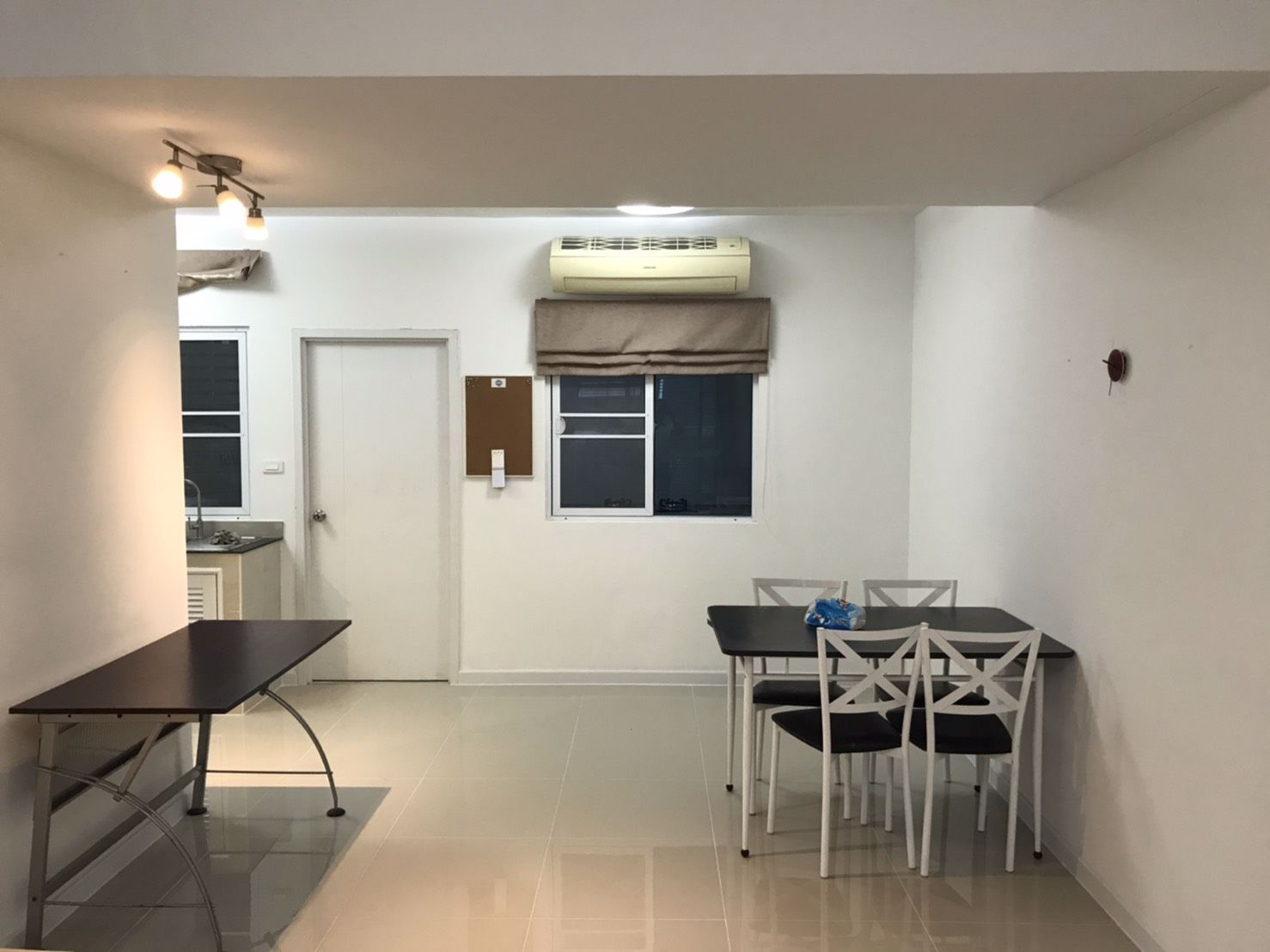 ให้เช่าทาวน์โฮม-2-ชั้น-พฤกษาวิลล์-ศรีสมาน-จอดรถสะดวก-เฟอร์นิเจอร์ครบทุกห้อง-ติดโรบินสัน-นนทบุรี