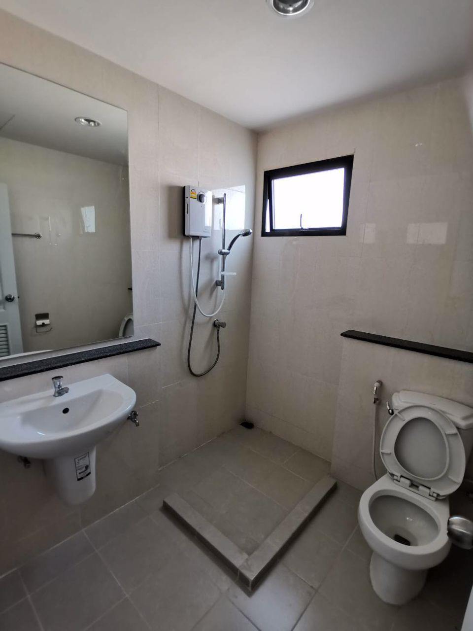 ขายบ้านฟรีค่าโอน-ทาวน์โฮม-2-ชั้น-โมดิวิลล่าบางนา-modi-villa-bangna-