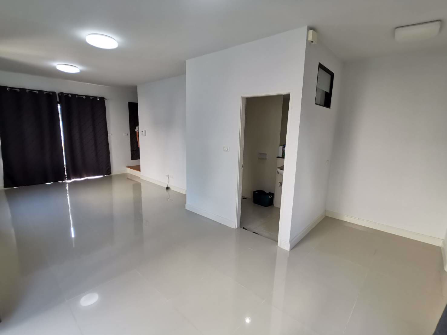 ขายบ้านฟรีค่าโอน-ทาวน์โฮม-2-ชั้น-โมดิวิลล่าบางนา-modi-villa-bangna-