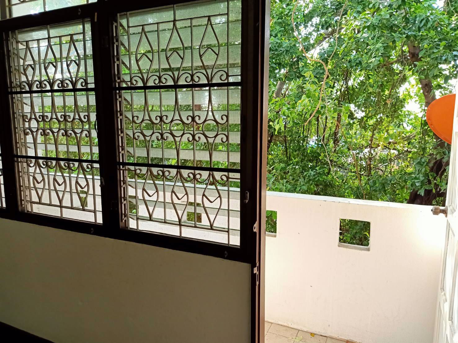 ขาย-เช่า-ทาวน์เฮ้าส์-3-ชั้น-ใกล้ตลาดเช้าสวนผัก-50-เมตร-เดินทางสะดวกเข้าออกได้หลายเส้นทาง-ตลิ่งชัน