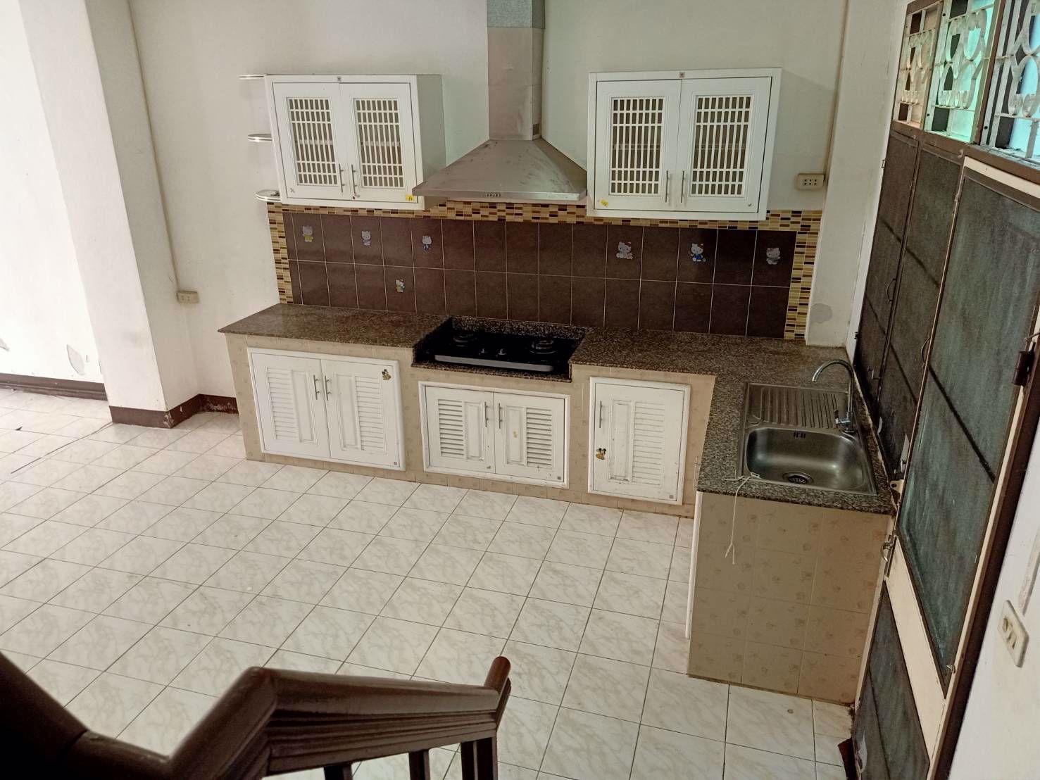 ขาย-เช่า-ทาวน์เฮ้าส์-3-ชั้น-ใกล้ตลาดเช้าสวนผัก-50-เมตร-เดินทางสะดวกเข้าออกได้หลายเส้นทาง-ตลิ่งชัน