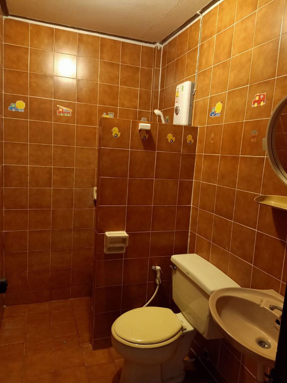 ขาย-เช่า-ทาวน์เฮ้าส์-3-ชั้น-ใกล้ตลาดเช้าสวนผัก-50-เมตร-เดินทางสะดวกเข้าออกได้หลายเส้นทาง-ตลิ่งชัน