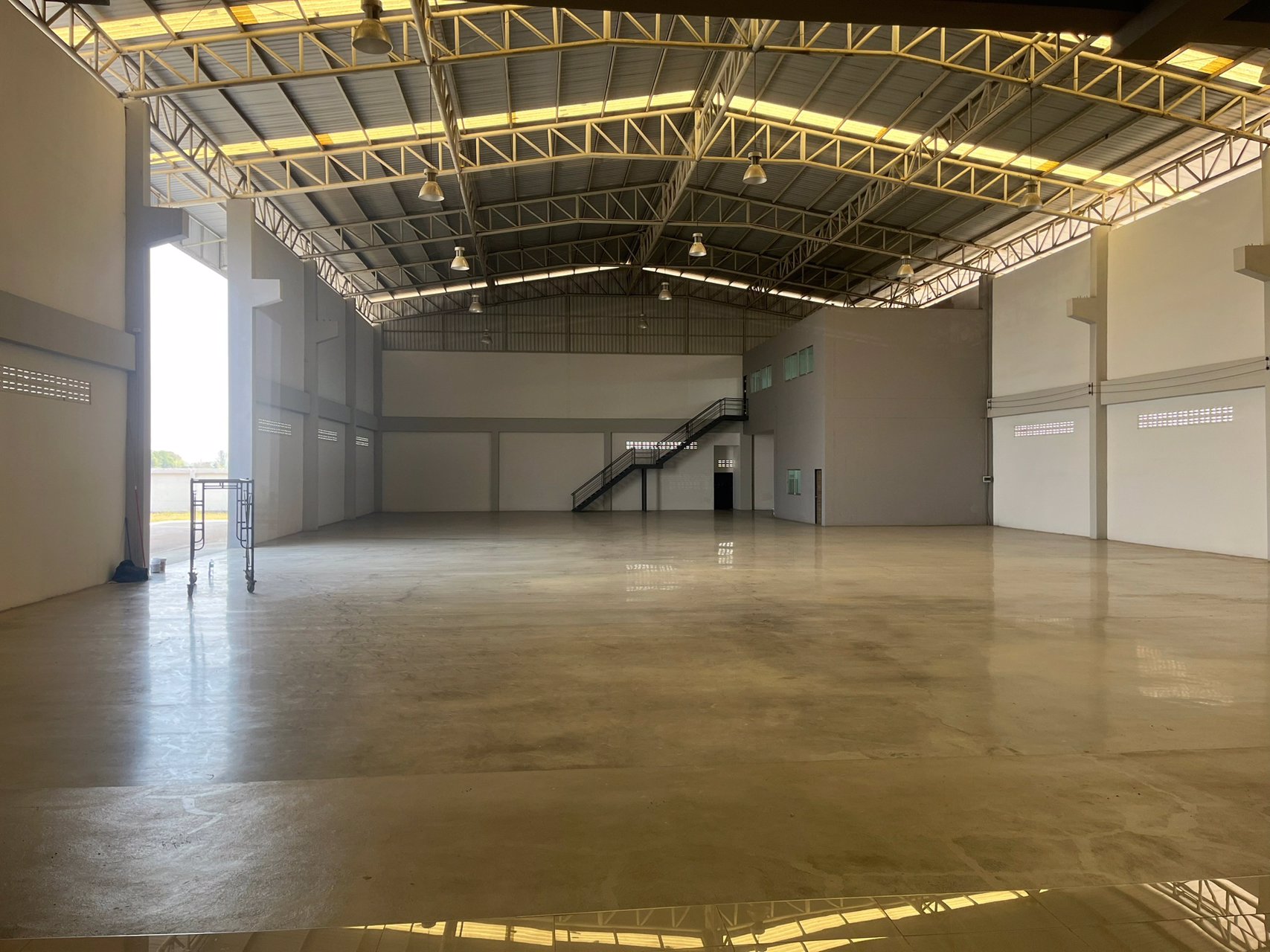 โรงงานสำเร็จรูปพร้อมสำนักงาน