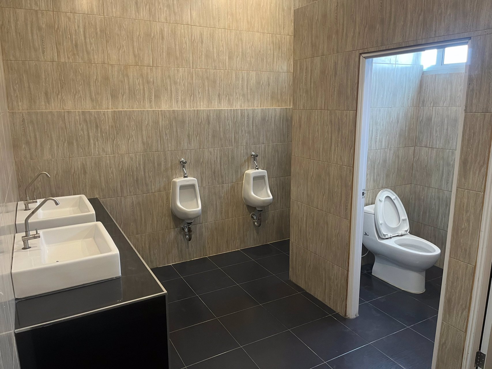 โรงงานสำเร็จรูปพร้อมสำนักงาน