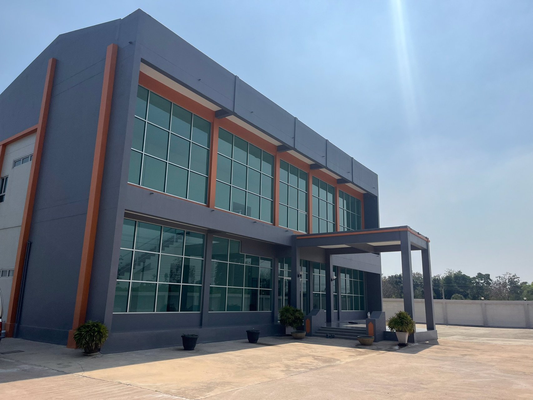 โรงงานสำเร็จรูปพร้อมสำนักงาน