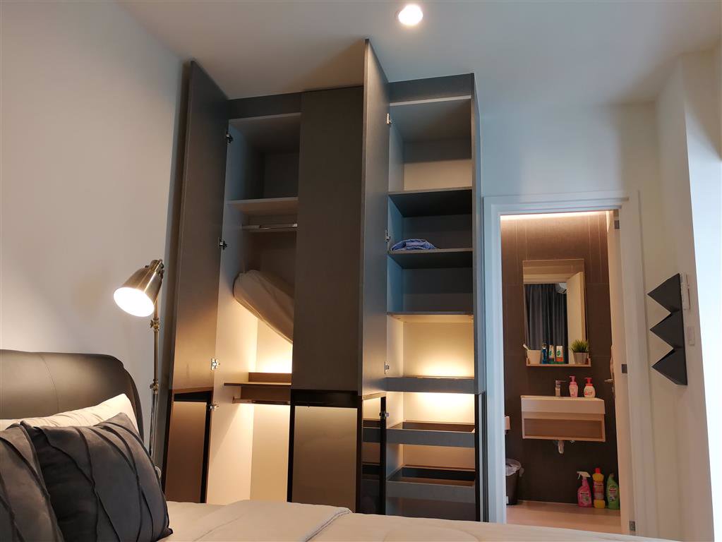 ให้เช่าคอนโดใหม่ย่านสาทร-อยู่ติดถนนใหญ่ใกล้ทางด่วน-ตกแต่งเฟอร์นิเจอร์และมีเครื่องใช้ไฟฟ้าครบ