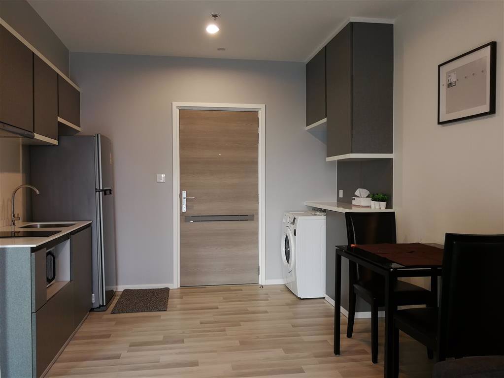 ให้เช่าคอนโดใหม่ย่านสาทร-อยู่ติดถนนใหญ่ใกล้ทางด่วน-ตกแต่งเฟอร์นิเจอร์และมีเครื่องใช้ไฟฟ้าครบ