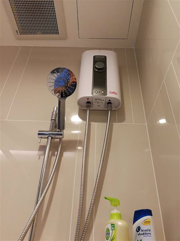 ให้เช่าคอนโดใหม่ย่านสาทร-อยู่ติดถนนใหญ่ใกล้ทางด่วน-ตกแต่งเฟอร์นิเจอร์และมีเครื่องใช้ไฟฟ้าครบ