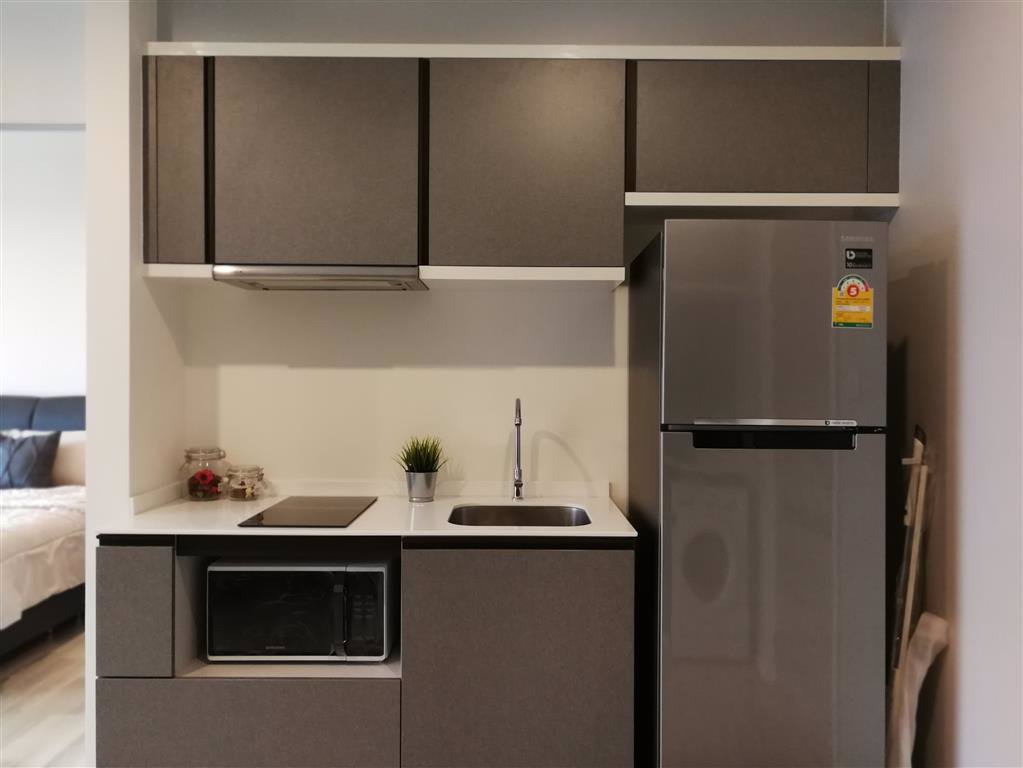 ให้เช่าคอนโดใหม่ย่านสาทร-อยู่ติดถนนใหญ่ใกล้ทางด่วน-ตกแต่งเฟอร์นิเจอร์และมีเครื่องใช้ไฟฟ้าครบ