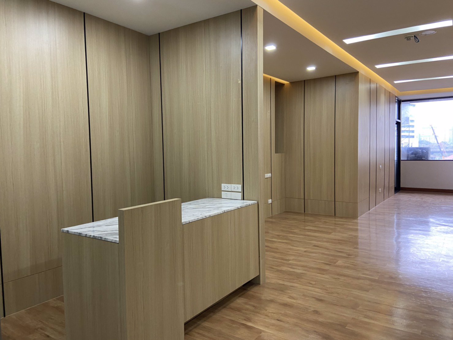 สำนักงานให้เช่า-charn-issara1-rama4