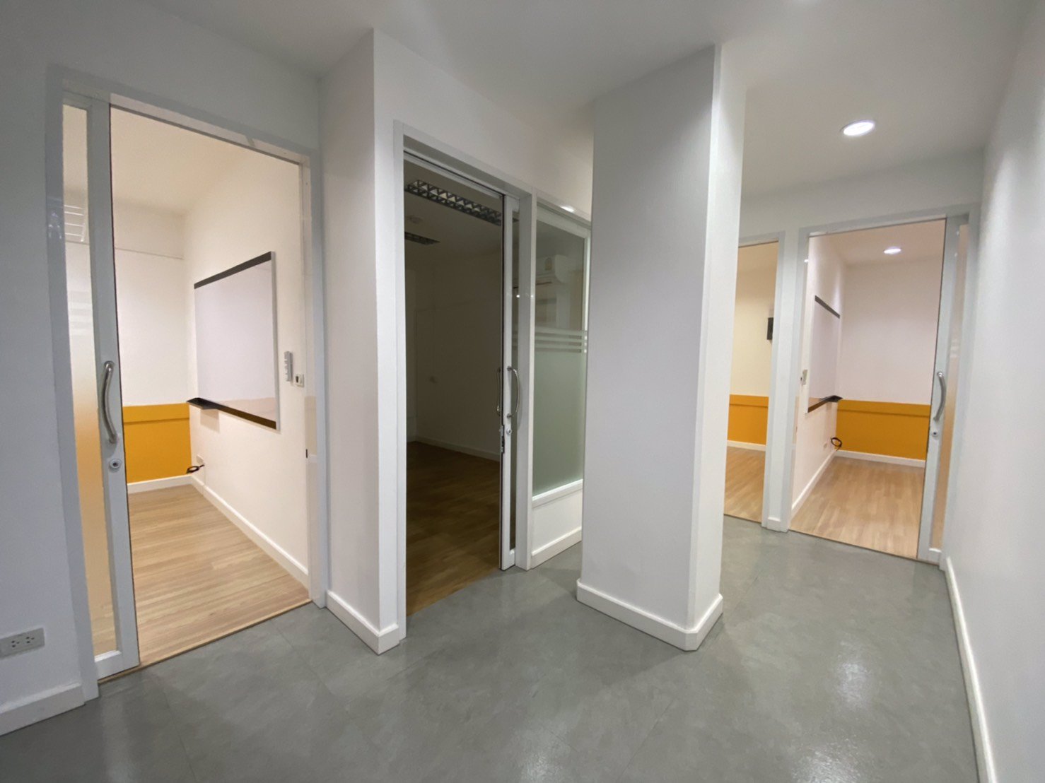 สำนักงานให้เช่า-charn-issara1-rama4