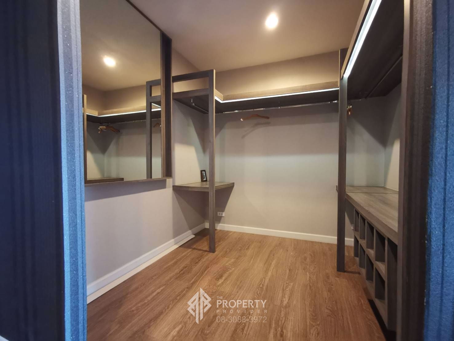 ขาย-bless-town-สุขุมวิท-50-luxury-townhome-3-ชั้นครึ่ง-หลังมุม-33-ตรว-