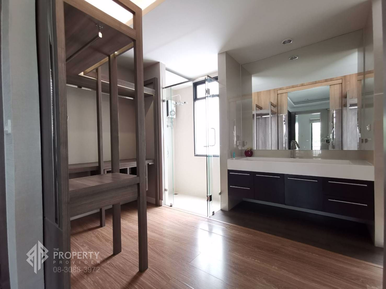 ขาย-bless-town-สุขุมวิท-50-luxury-townhome-3-ชั้นครึ่ง-หลังมุม-33-ตรว-