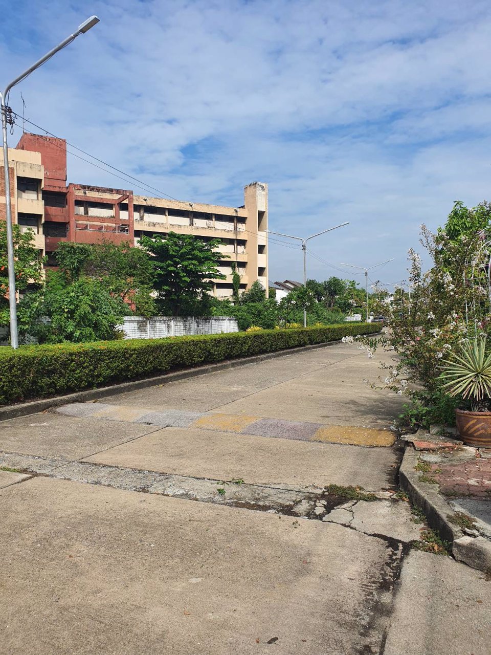 ขายที่ดินพร้อมสิ่งปลูกสร้าง-209-ตารางวา-อยู่ห่างจากรถไฟฟ้า-bts-พหลโยธิน-59-400เมตร-เดินทางสะดวกใกล้ส