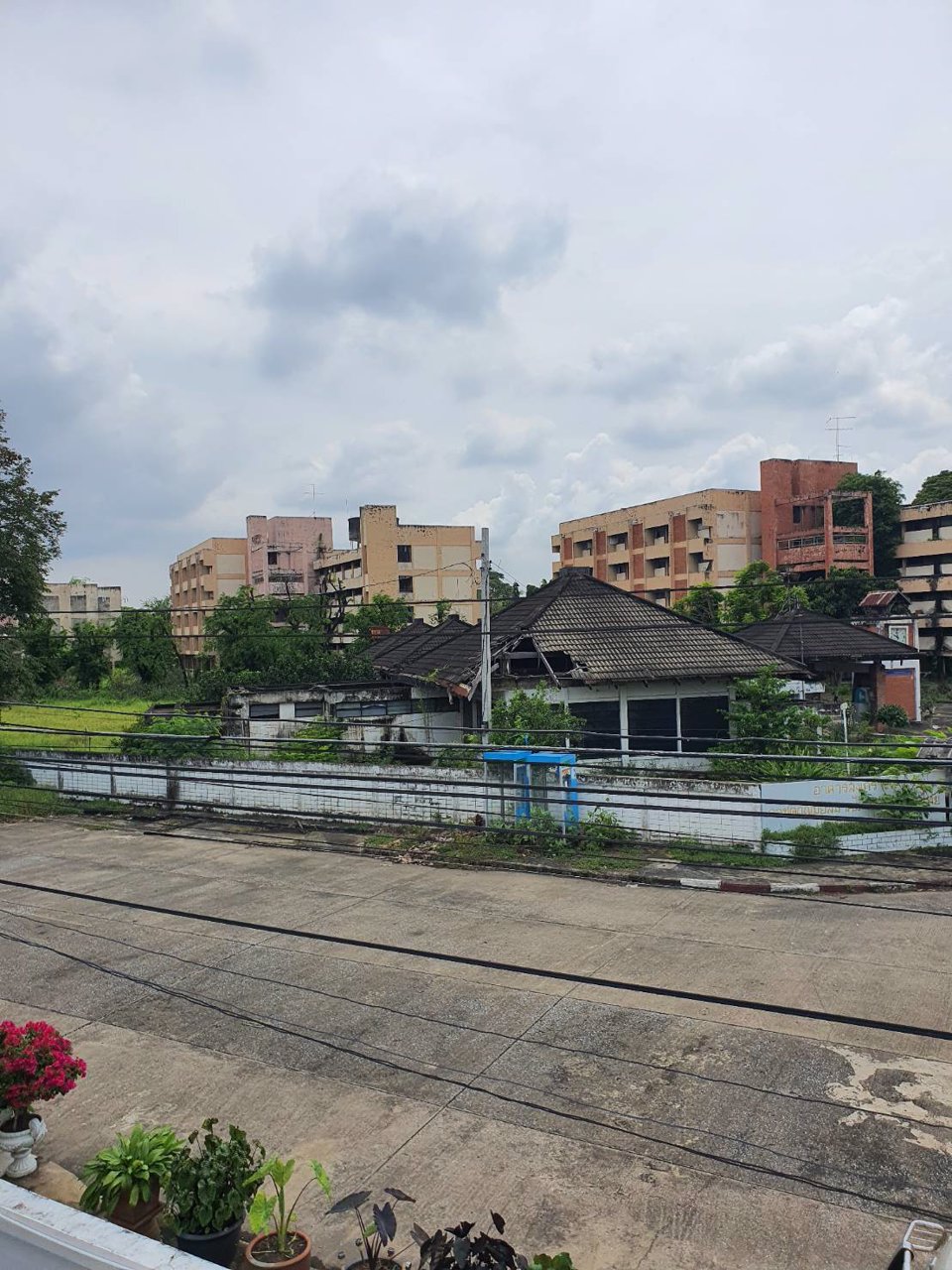 ขายที่ดินพร้อมสิ่งปลูกสร้าง-209-ตารางวา-อยู่ห่างจากรถไฟฟ้า-bts-พหลโยธิน-59-400เมตร-เดินทางสะดวกใกล้ส