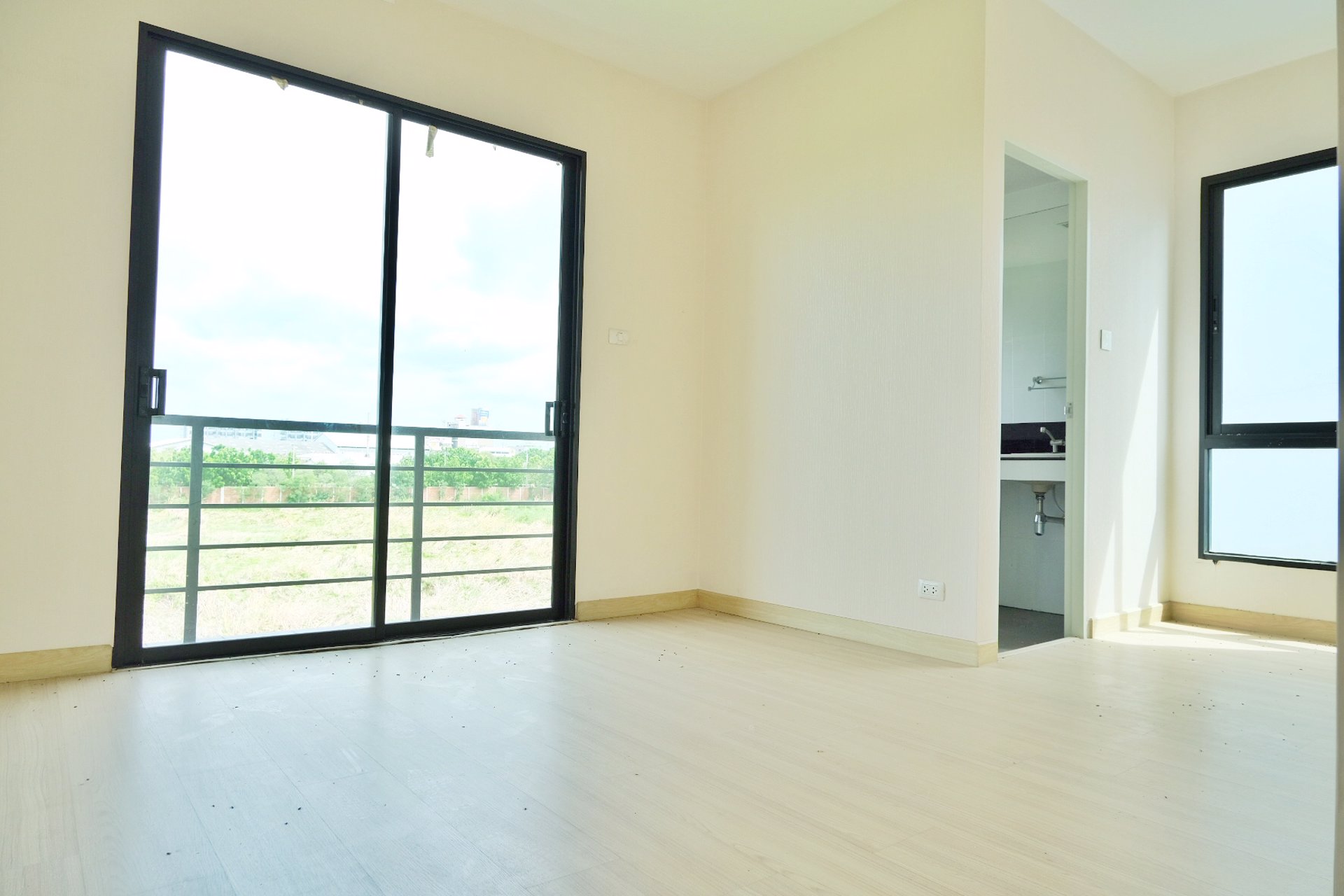 ขายทาวน์โฮม-มดิ-อินสปายร์-เทพารักษ์-วงแหวน-ทำเลดี-หลังมุม