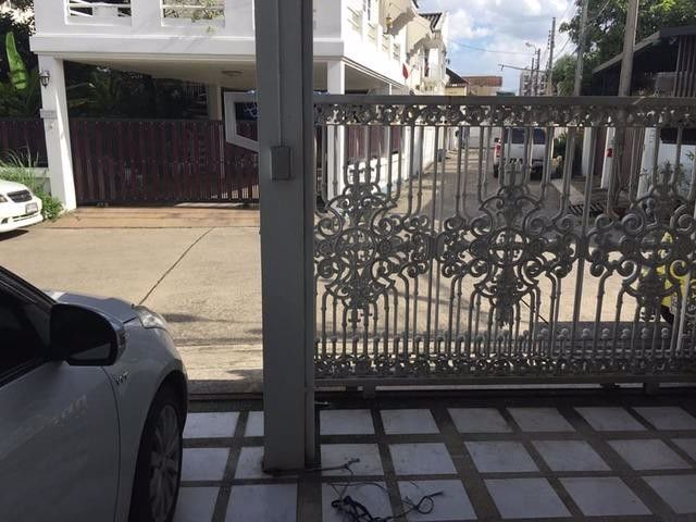 code13814-ให้เช่าทาวน์เฮ้าส์ใกล้รถไฟฟ้า-mrt-ห้วยขวาง-ซอยประชาราษฏร์บำเพ็ญ-26-ขนาด-3-ห้องนอน-จอดรถ-2-