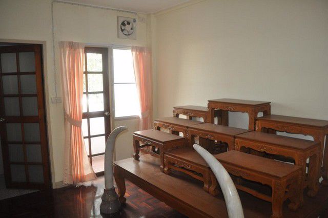 code5644-ให้เช่าทาวน์โฮม-3-ชั้น-หน้ากว้าง-ย่านพระรามเก้า-mrt-พระราม-9-เพียง-3-กิโลเมตร-ใกล้ทางด่วน