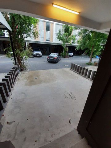 ให้เช่าและขายทาวน์โฮม-3-ชั้นครึ่ง-รามอินทรา-ไซมิส-บลอสซั่ม-แอท-แฟชั่น-ตรงข้ามแฟชั่นไอส์แลนด์