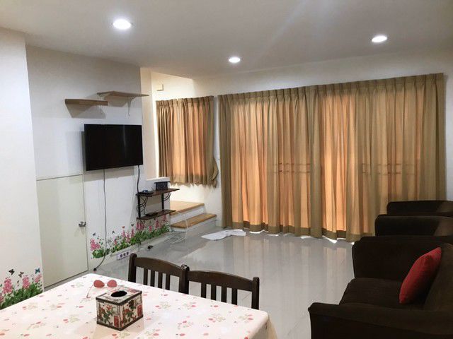 ให้เช่าทาวน์โฮม-3-ชั้น-3-ห้องนอน-ว่าง-16-กุมภา-63-บ้านกลางเมืองโชคชัย-4-ซอย-50-ลาดพร้าว-53-ทำเลดี