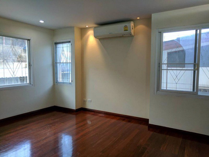 code16832-ให้เช่าโฮมออฟฟิศ-4-ชั้น-พื้นที่ใช้สอย-242-ตารางเมตร-เดินได้จาก-bts-สะพานควาย-เพียง-400เมตร