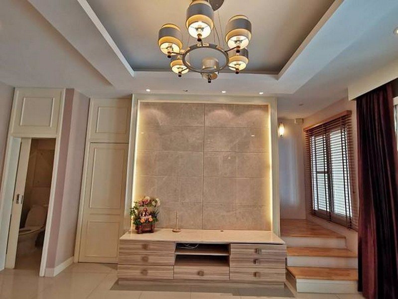 code16816-ให้เช่าและขายทาวน์โฮม-3-ชั้นโซนเลียบด่วน-บ้านกลางเมือง-s-sense-พระรามเก้า-ลาดพร้าว