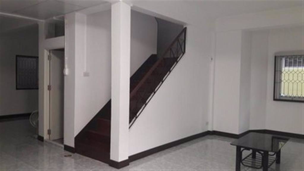 code5169-ให้เช่าบ้านทาวน์เฮ้าส์-2-ชั้นแฮปปี้แลนด์-หลังใหญ่-40ตรว-renovate-รีโนเวทใหม่-บางกะปิ-3-นอน