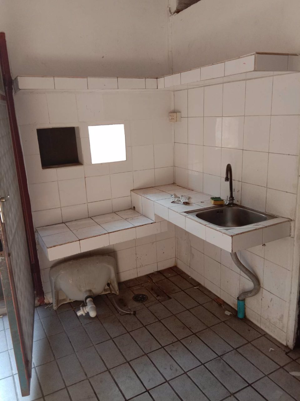 code5682-ให้เช่าทาวน์เฮ้าส์-3ชั้น-ทำเลดี-ติดถนนใหญ่ซอยแฮปปี้แลนด์-ตรงข้าม-the-mall-บางกะปิ-ค้าขายได้