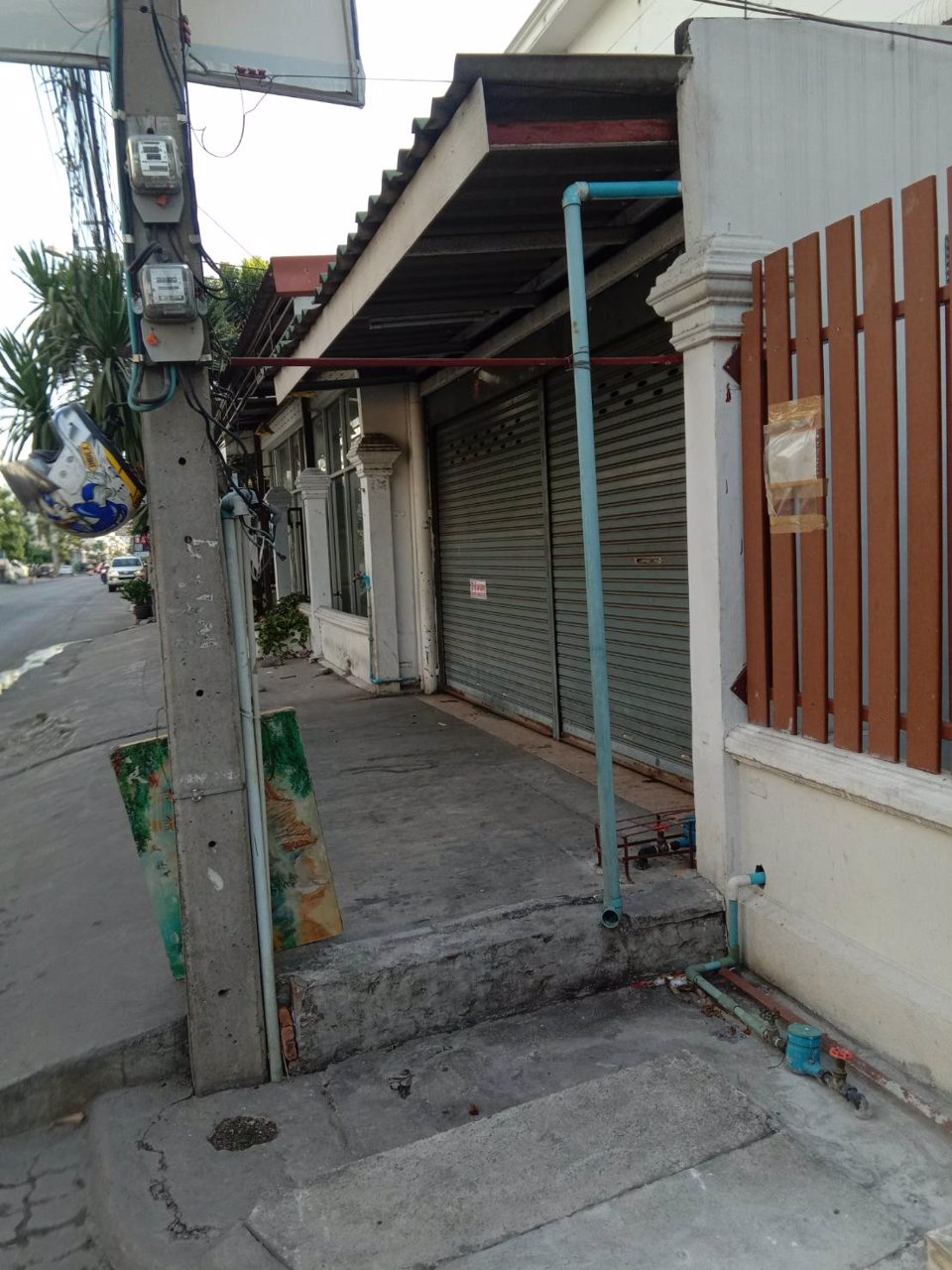 code5682-ให้เช่าทาวน์เฮ้าส์-3ชั้น-ทำเลดี-ติดถนนใหญ่ซอยแฮปปี้แลนด์-ตรงข้าม-the-mall-บางกะปิ-ค้าขายได้