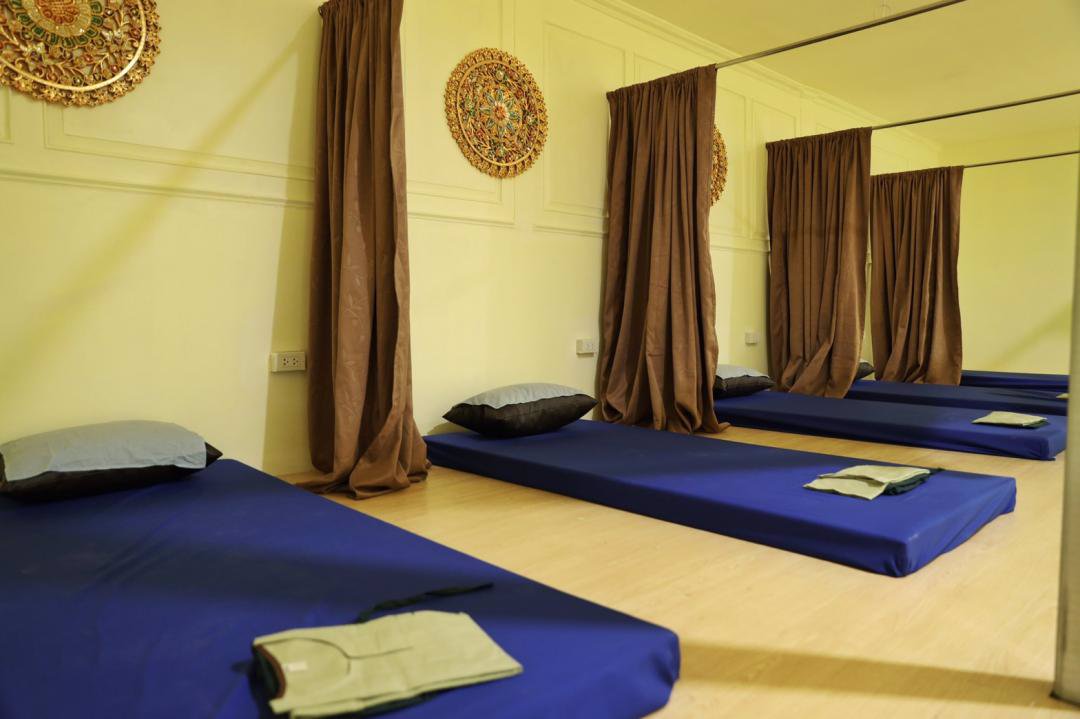 code16768-ให้เช่าตึกสีลม-เหมาะสำหรับหลากหลายธุรกิจ-อาคารพาณิชย์-4-ชั้นครึ่ง-ใกล้รถไฟฟ้า-bts-ศาลาแดง