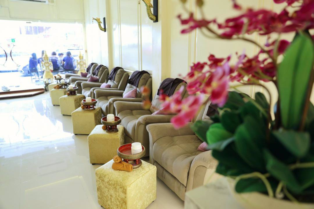 code16768-ให้เช่าตึกสีลม-เหมาะสำหรับหลากหลายธุรกิจ-อาคารพาณิชย์-4-ชั้นครึ่ง-ใกล้รถไฟฟ้า-bts-ศาลาแดง