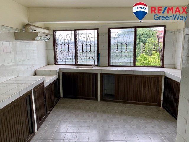 ขายอาคารพาณิชย์-พระราม2-อมรชัย4-2คูหา-มีลิฟท์-เหมาะทำโกดังและโรงงาน