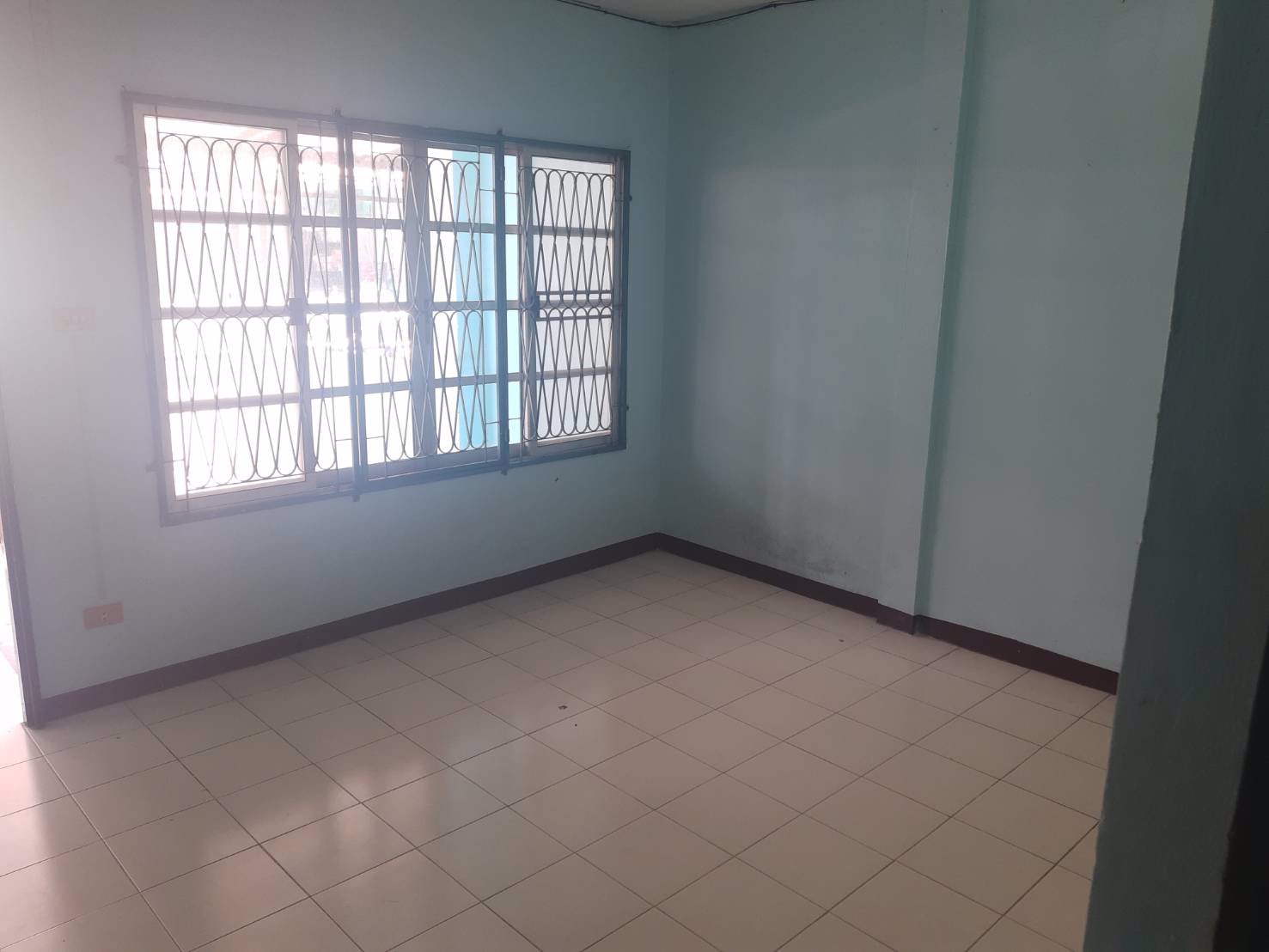 บ้านทาวน์เฮ้า-2ชั้น-2ห้องนอน-2ห้องน้ำ-ราคาถูก-บางเสาธง-ถนนบางนา-ตราด-หมู่บ้านเมืองไทย