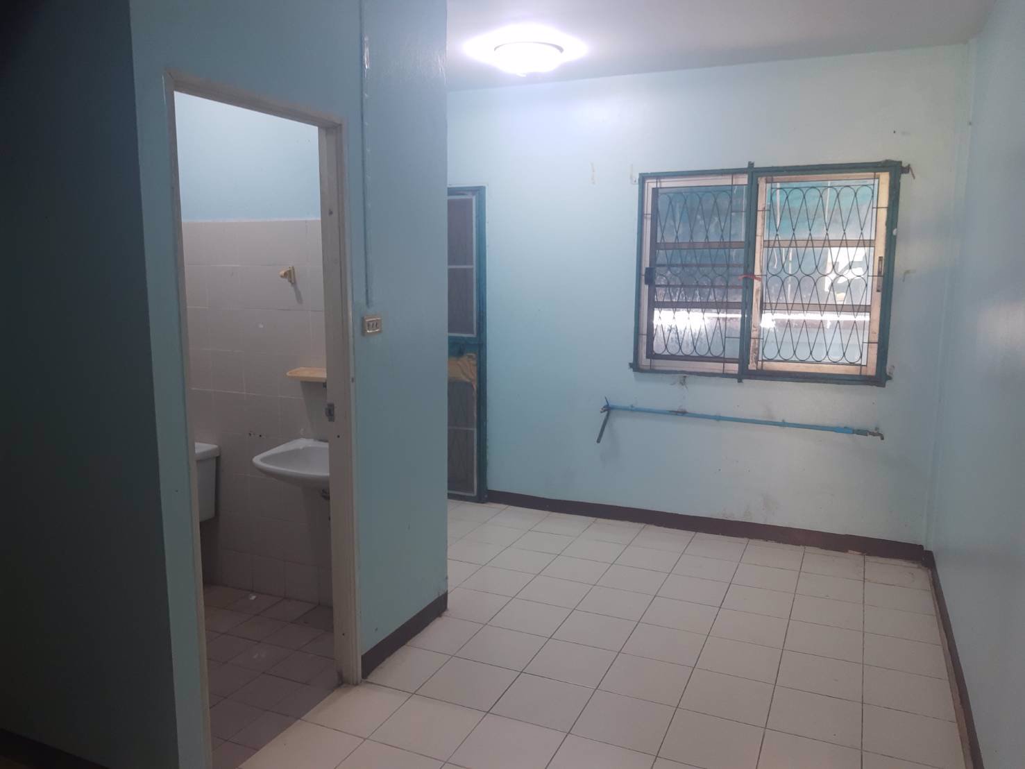 บ้านทาวน์เฮ้า-2ชั้น-2ห้องนอน-2ห้องน้ำ-ราคาถูก-บางเสาธง-ถนนบางนา-ตราด-หมู่บ้านเมืองไทย