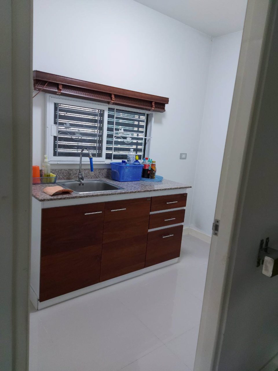 ขายบ้านแฝด-2-ชั้น-หมู่บ้านแกรนด์-พลีโน่-ท่าน้ำนนท์-ตบางศรีเมือง-อเมืองนนทบุรี-หลังมุม