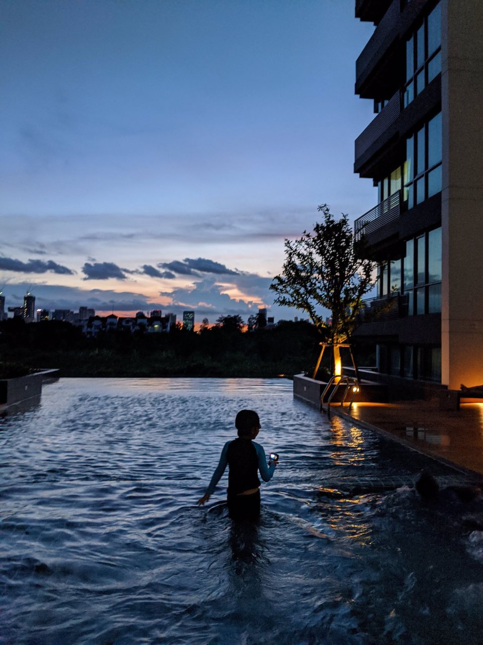 ขายคอนโดjry-ผนังห้องไม่ชนใคร-ห้องมุมวิวสวย-ส่วนตัว-ใจกลางเมืองบรรยากาศรีสอร์ท