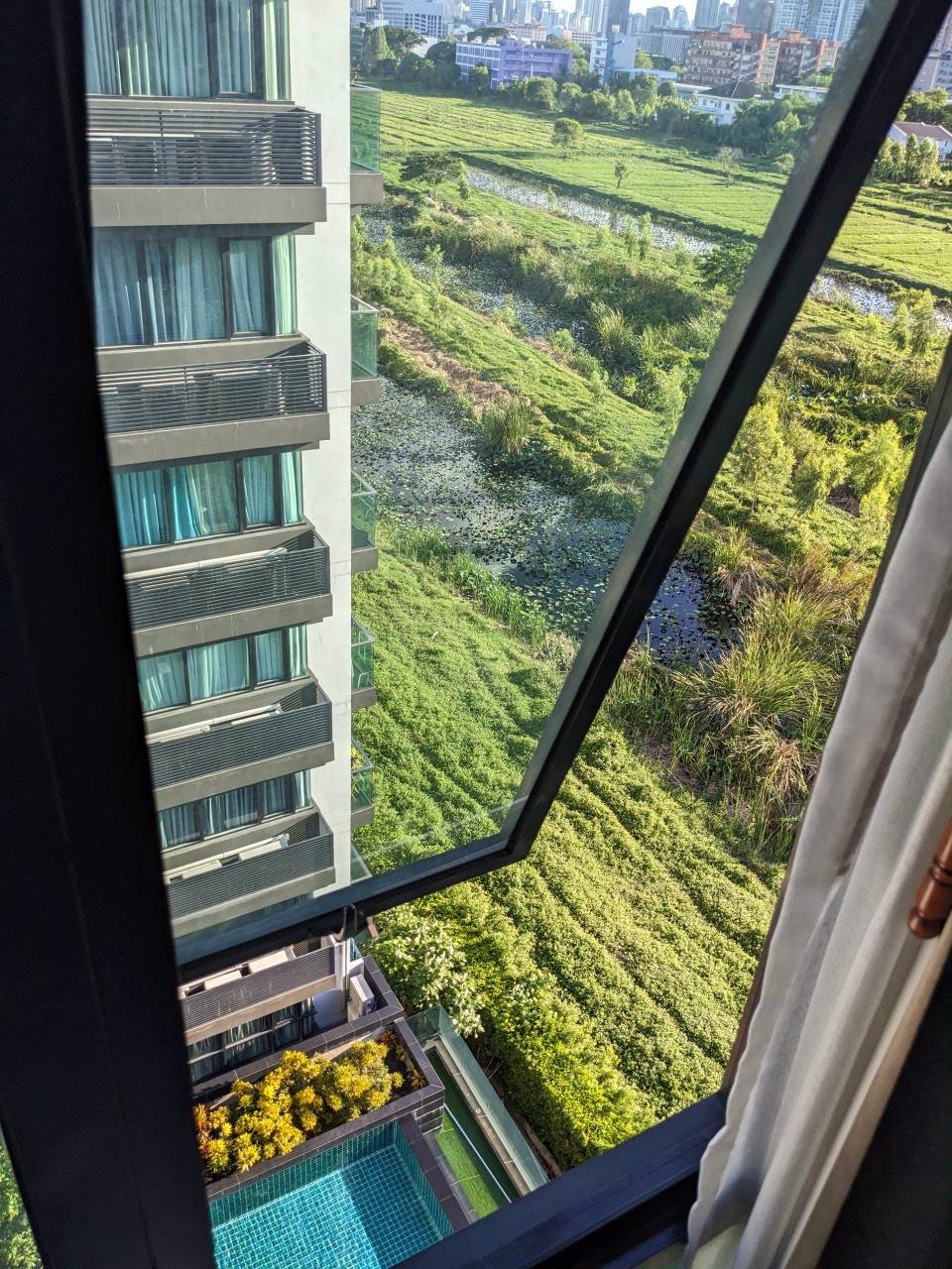 ขายคอนโดjry-ผนังห้องไม่ชนใคร-ห้องมุมวิวสวย-ส่วนตัว-ใจกลางเมืองบรรยากาศรีสอร์ท