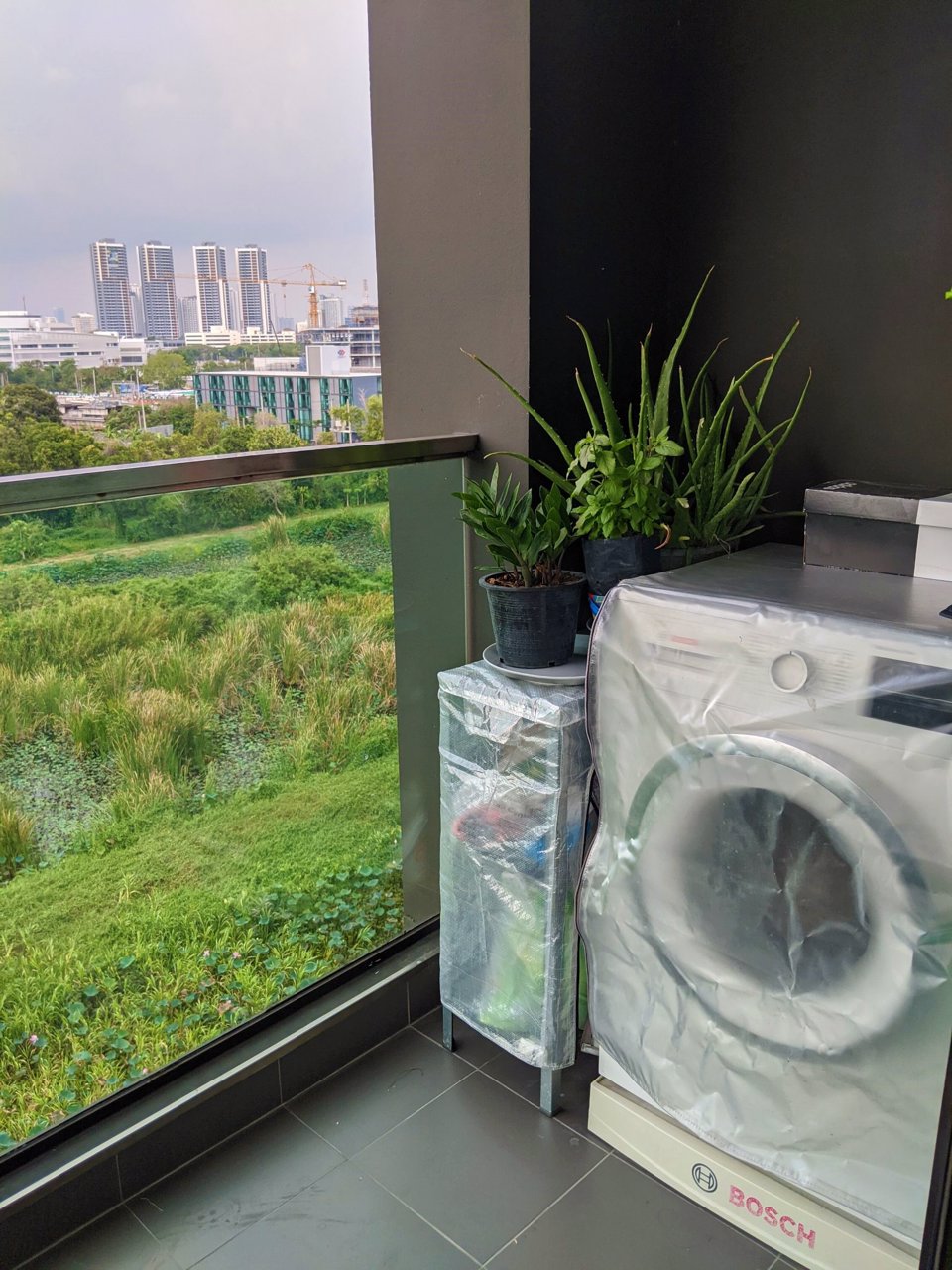 ขายคอนโดjry-ผนังห้องไม่ชนใคร-ห้องมุมวิวสวย-ส่วนตัว-ใจกลางเมืองบรรยากาศรีสอร์ท