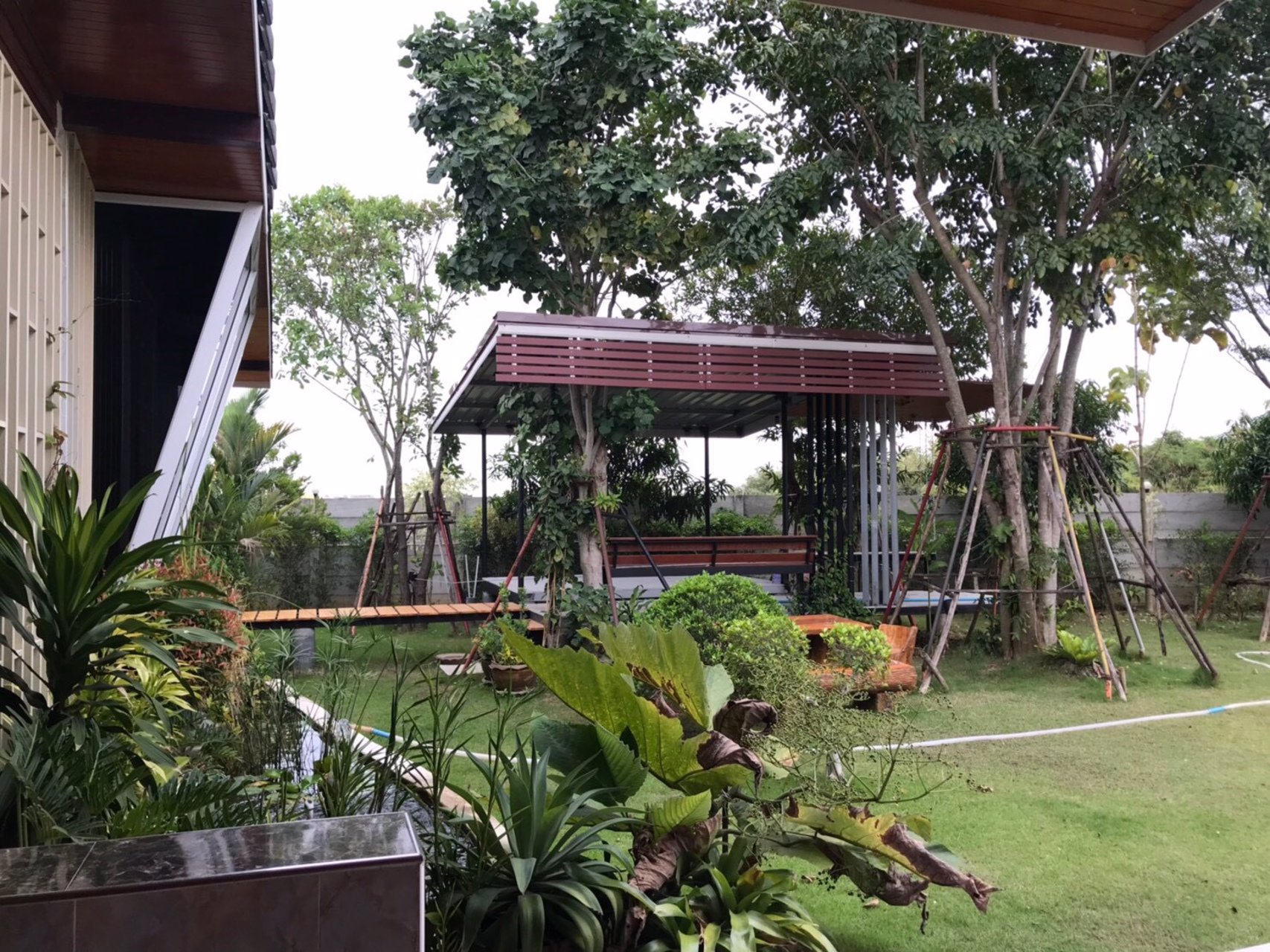 บ้านเดี่ยว-ทรงโมเดิร์น-บ้านสวน-ใกล้ตัวเมือง-นครปฐม