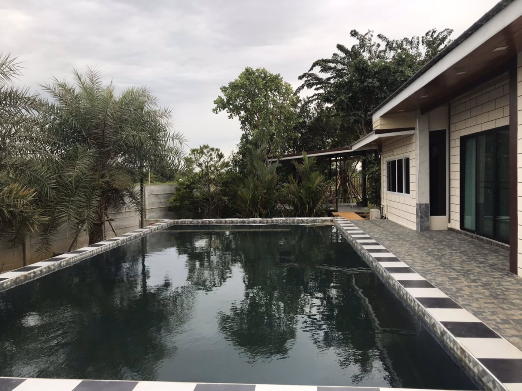 บ้านเดี่ยว-ทรงโมเดิร์น-บ้านสวน-ใกล้ตัวเมือง-นครปฐม